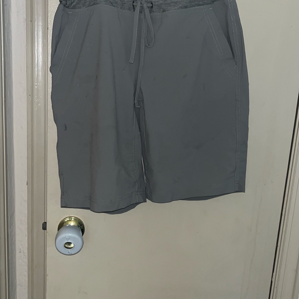 Duluth Armacillo Cooling 10” Gray Drawstring Shorts